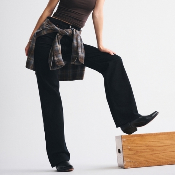 Abercrombie & Fitch 25×31 The '90s Relaxed Black Jean High Rise 25/0R - Picture 1 of 13